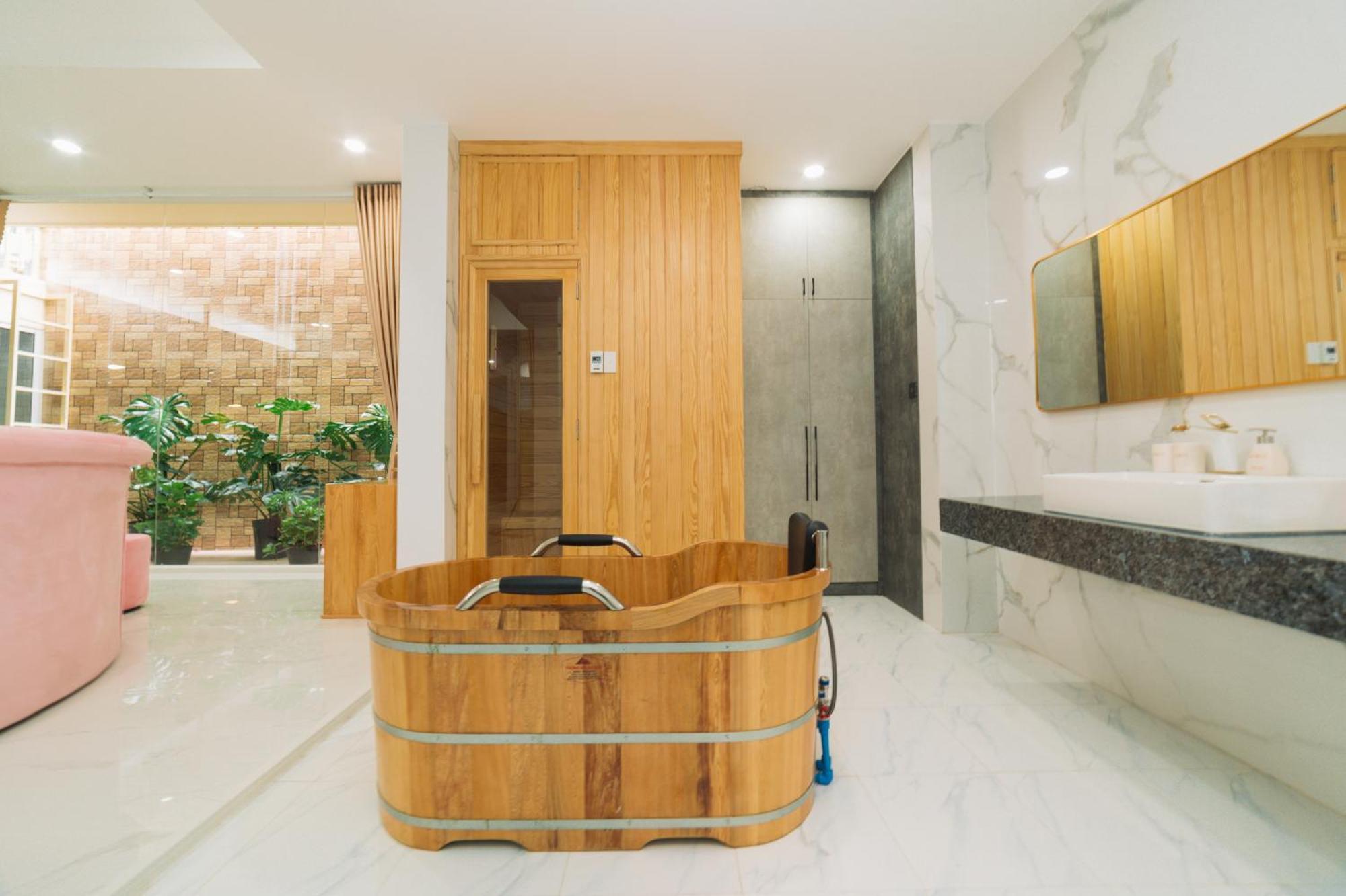 Quy Tai Premium Hotel Dalat Exterior foto