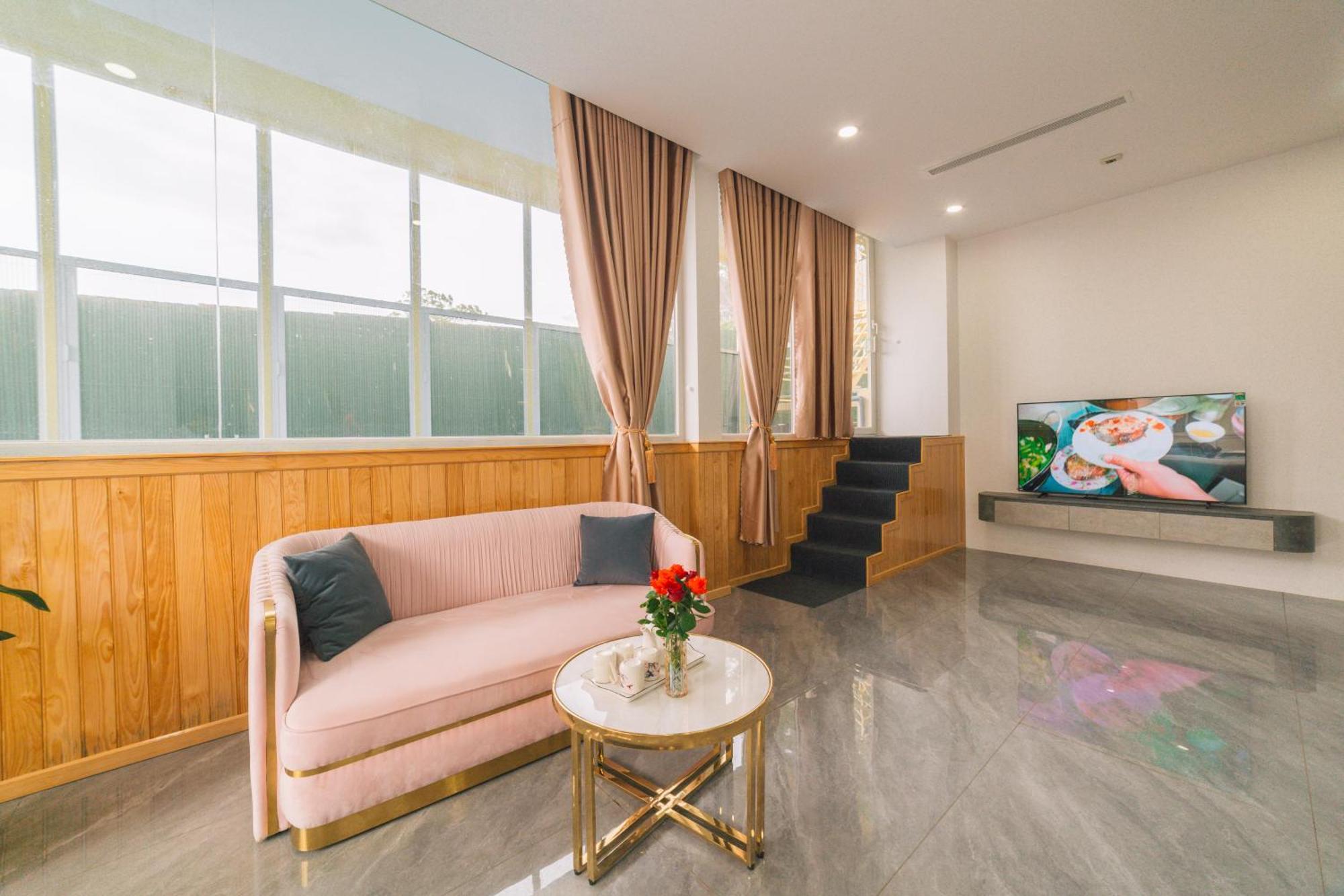 Quy Tai Premium Hotel Dalat Exterior foto